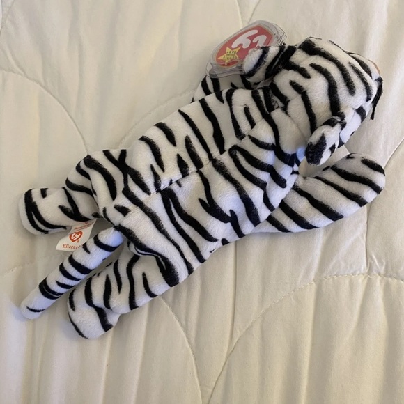 TY Beanie Babies 1996 - Blizzard the white & black Tiger - NWT - Retied & Rare - Picture 9 of 9